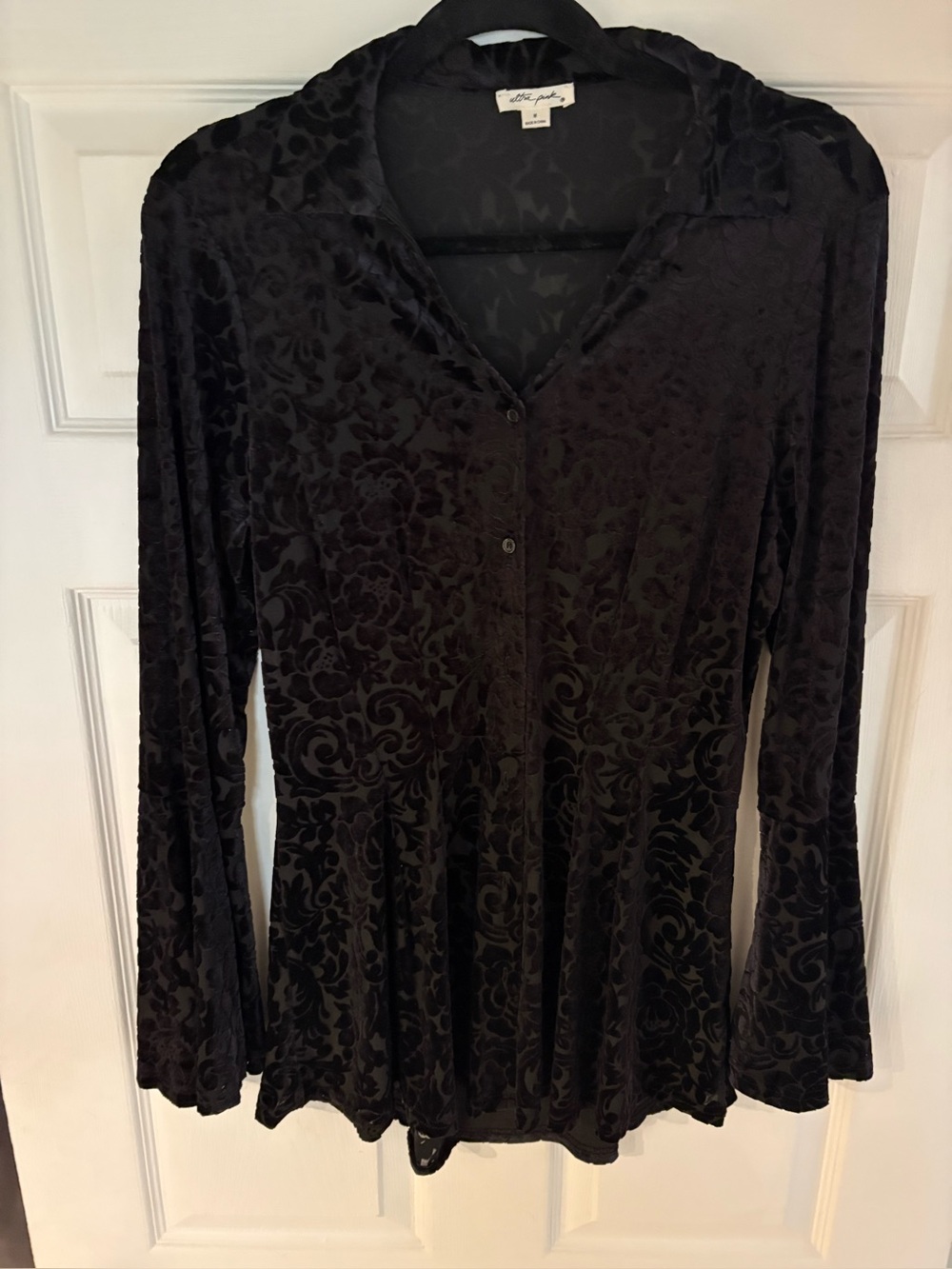 Ultra Pink Black Floral Burnout Velvet Button-Down Top M
